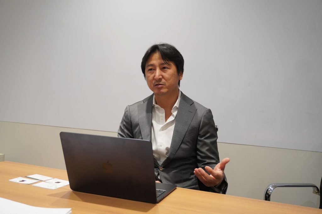 株式会社エニグモ 代表取締役 須田将啓様